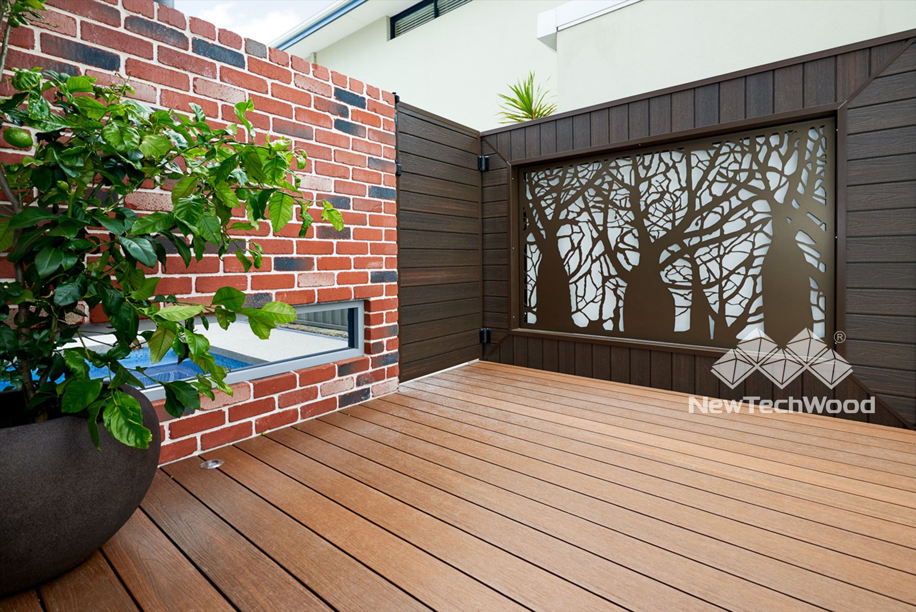 NewTechWood_UltraShield_Decking_213.jpg