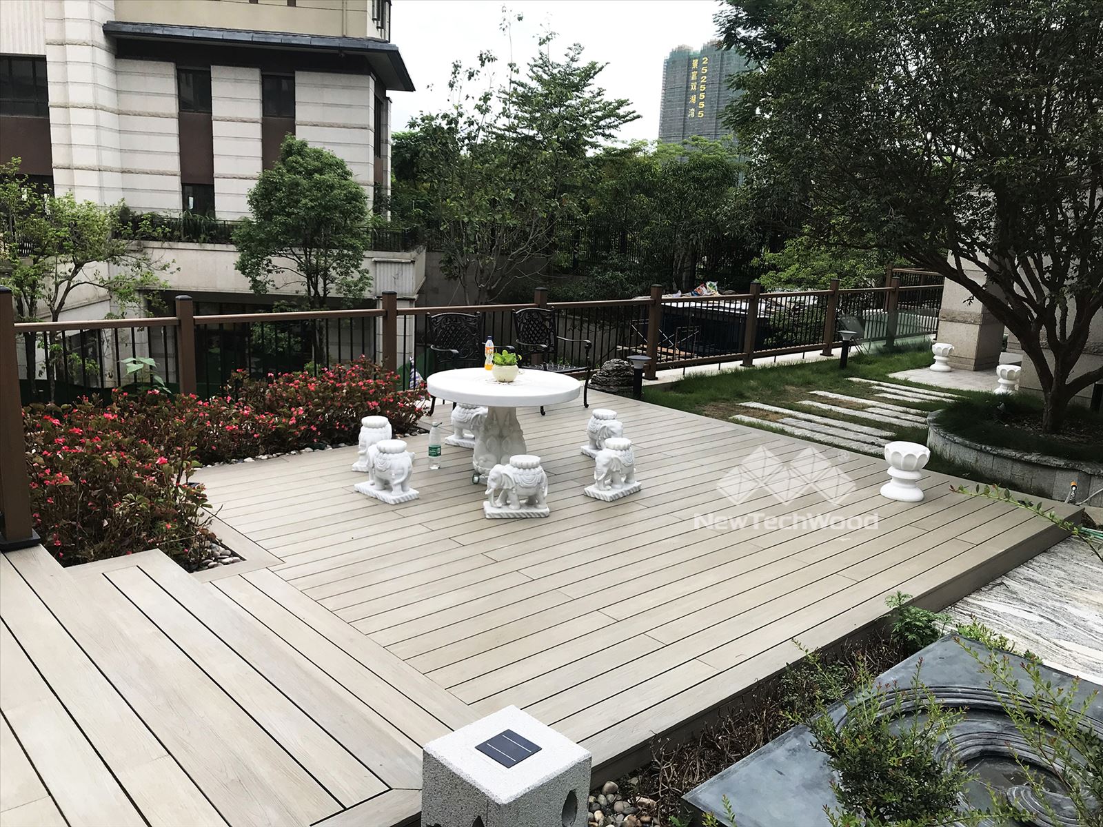 美新超越木定义了高端酒店户外标准   让你爱上旅行   趁春节假期全国放开    带上心爱的人   一起旅行吧